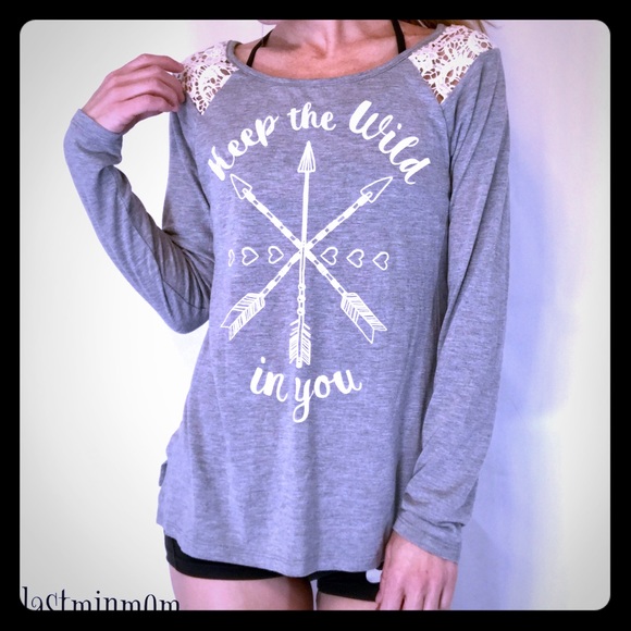 LACE SHOULDER TUNIC TOP - Picture 4 of 8